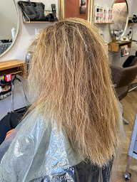 Photo n°5 de L'Espace Coiffure à Six-Fours-les-Plages (Salon de coiffure)