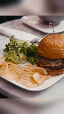 Harry's Side Bar by null