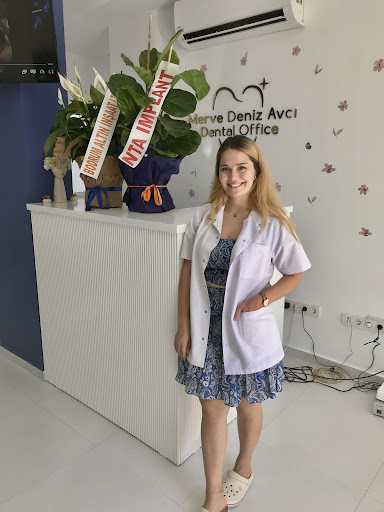 Diş Hekimi Merve Deniz Avcı