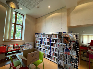 Photo n°4 de Bibliothèque municipale à Saint-Gondran (Bibliothèque municipale)