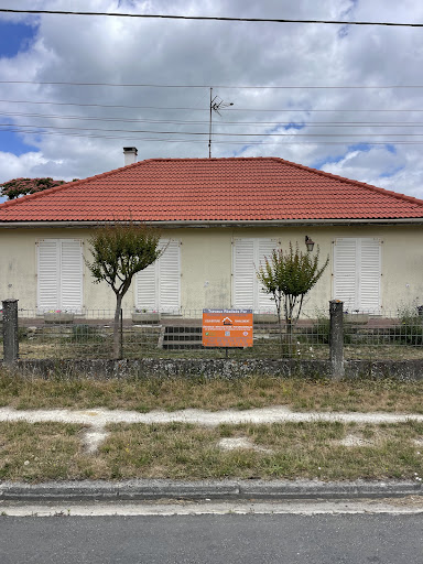 Photo de France renov habitat - Couvreur Bordeaux : Réparation Démoussage Dépannage Étanchéité Toiture Couverture Peinture 33 Gironde à Bordeaux (33000;33100;33200;33300;33800)