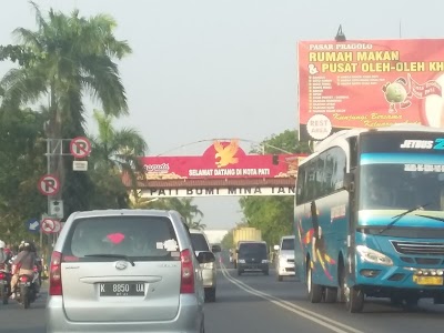 Photos of Welcome Monument Pati