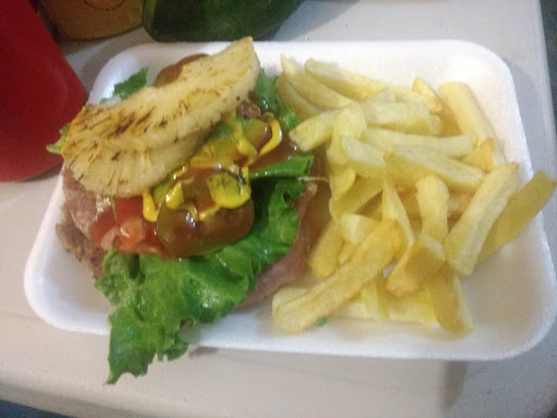 ALITAS & HAMBURGUESAS RICOSSO