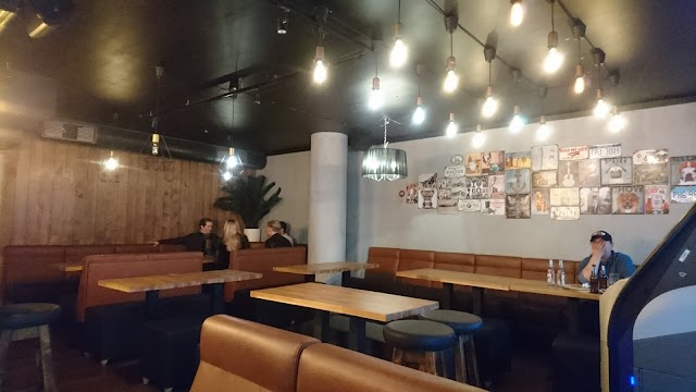 Vivian’s Kitchen & Bar