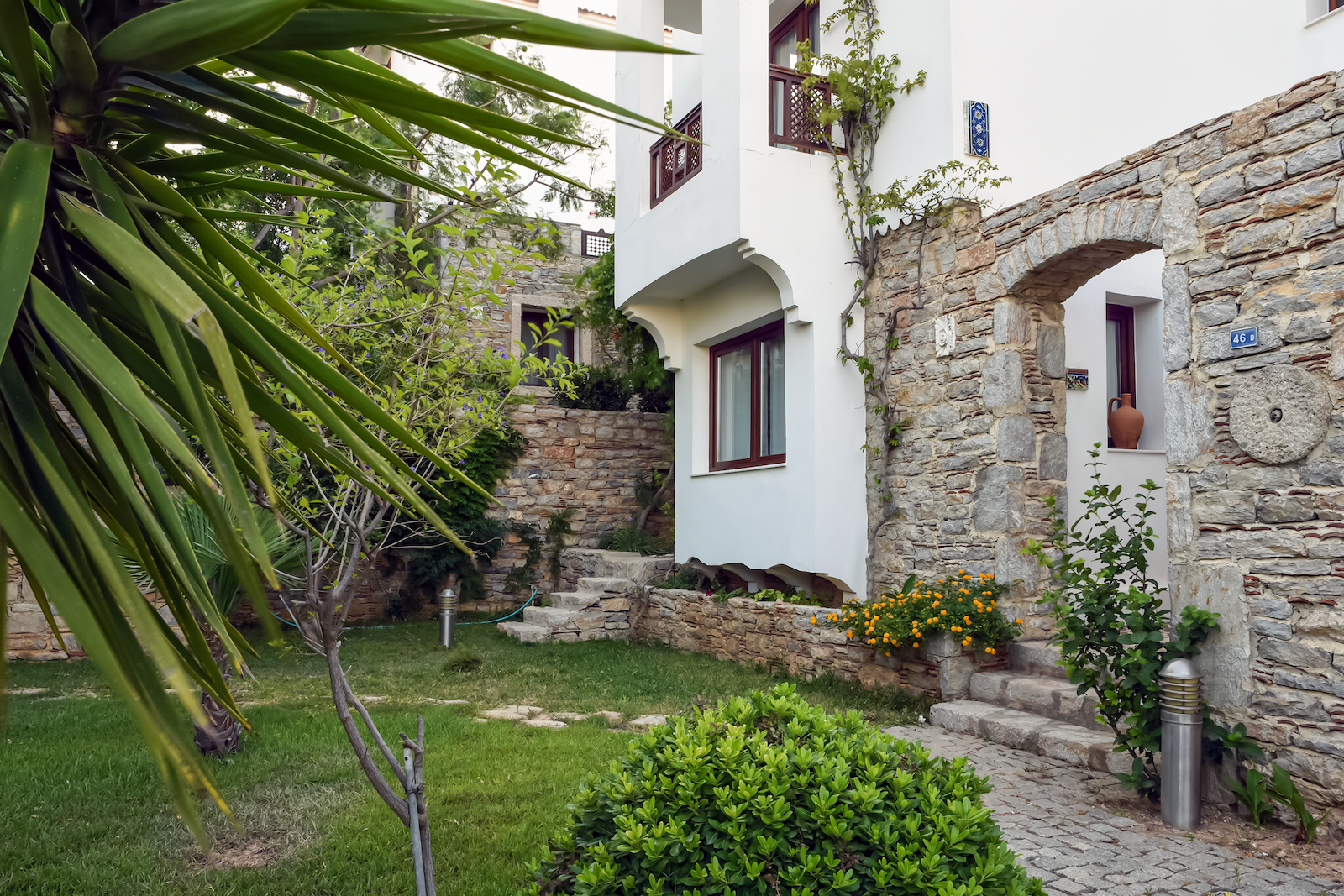 Marphe Hotel Suites & Villas