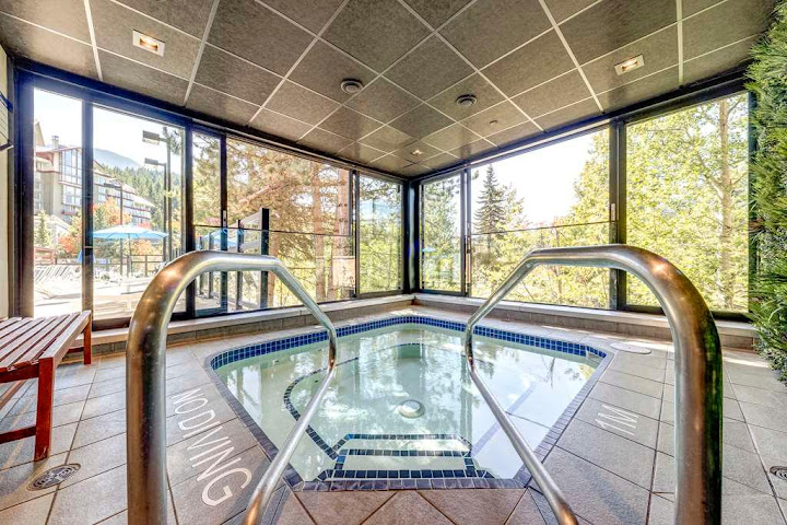 Hilton Whistler Resort & Spa by null