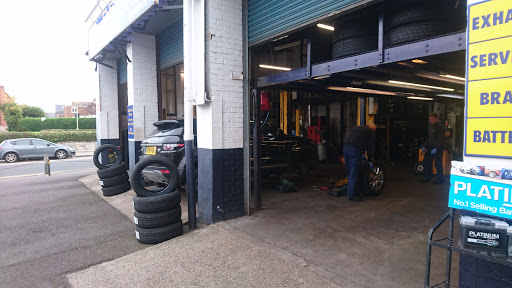 D & J Tyres