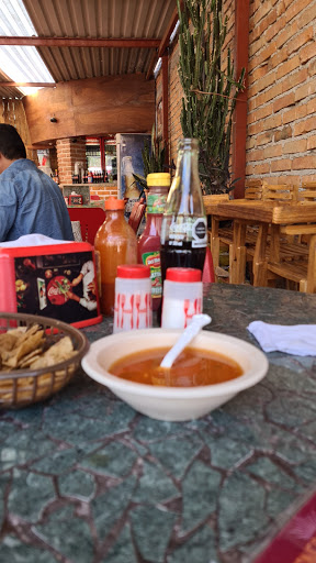 Pollos Chingon - Visual