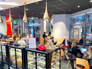 Photo n°1 de ETIENNE Coffee & Shop Corner Laval à Laval (Café)