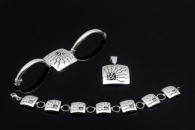 Ul. Gen. Jarosława Dąbrowskiego 91C/box 13, 93-202 Łódź