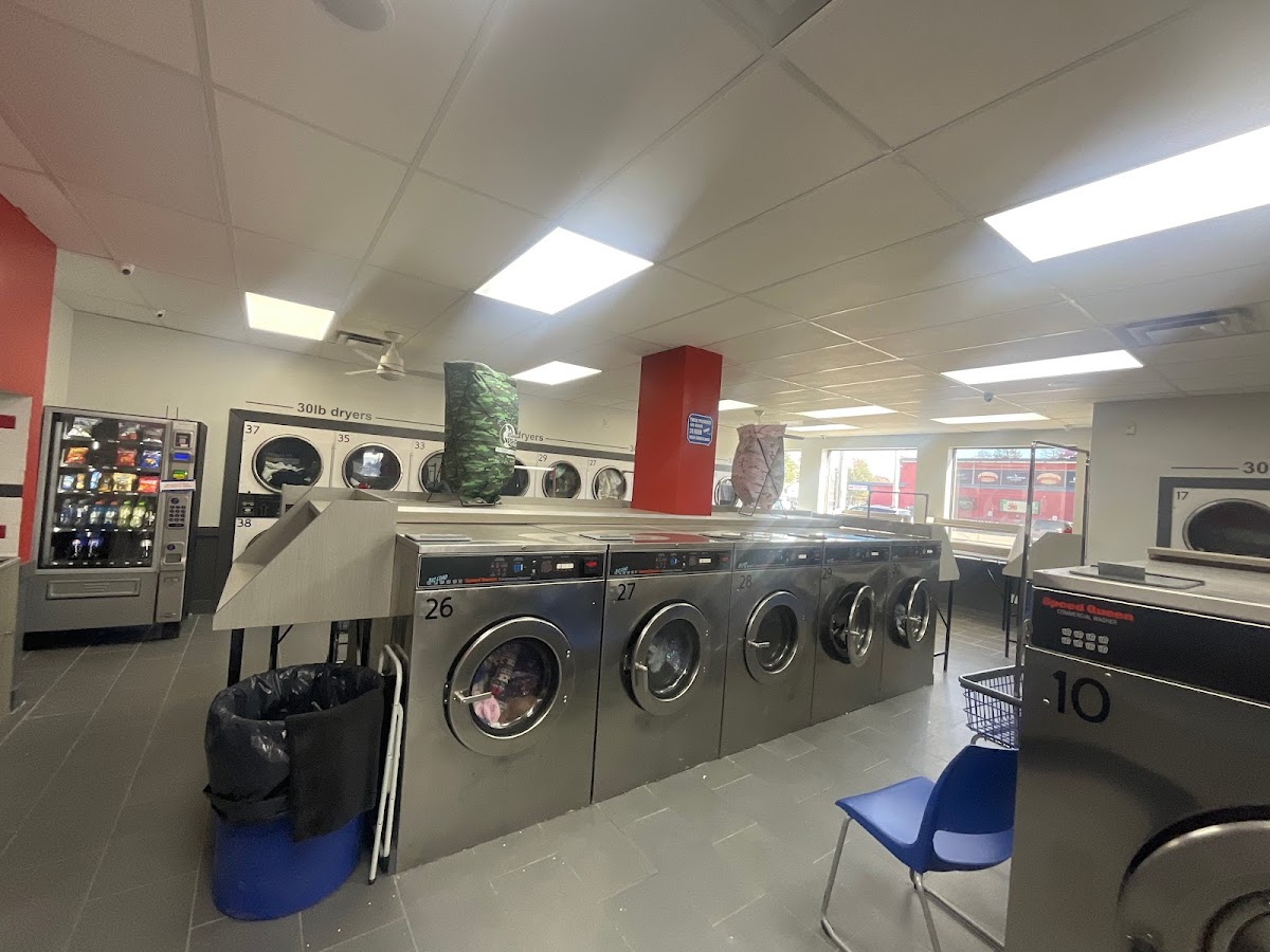 Laundromax storefront and entrance in Cumberland