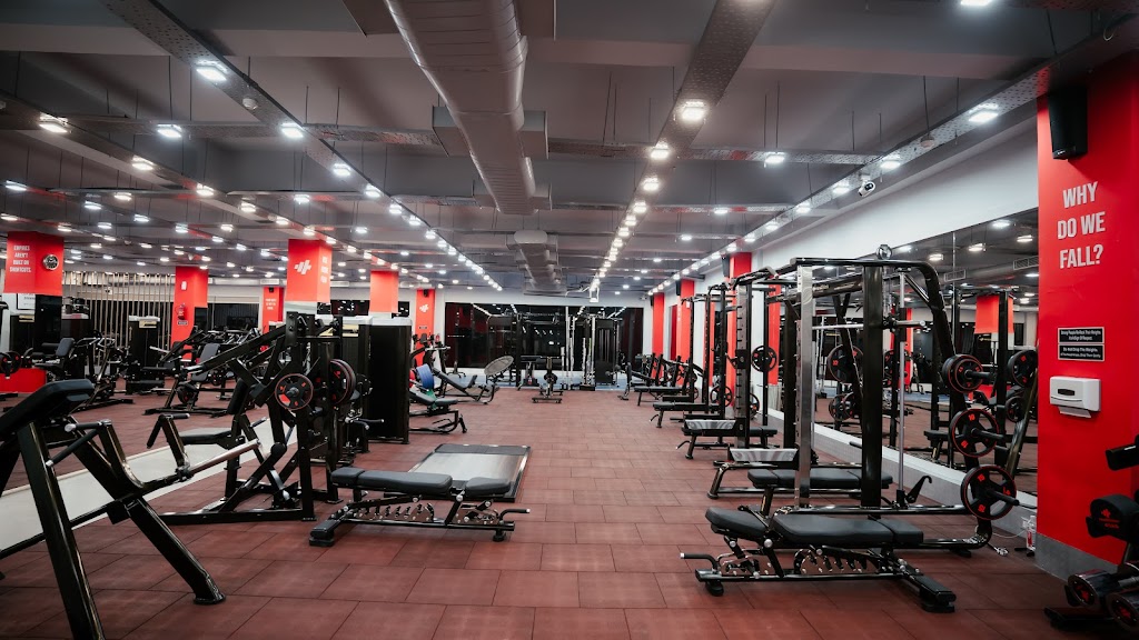 Healthism 24X7 Biggest Gym In Lucknow