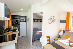 Photo n°61 de Camping 4 étoiles Isère | Alpe d'Huez | Camping la Rencontre du Soleil à Le Bourg-d'Oisans (Piscine)