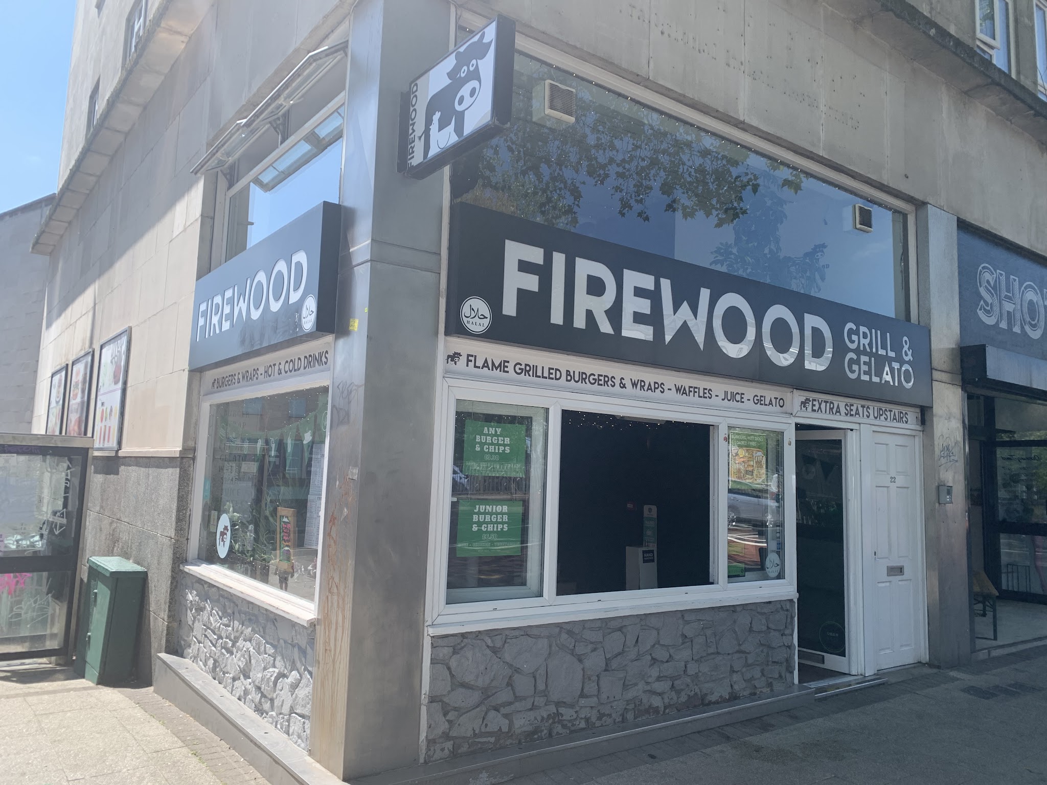 Firewood Burgers and Dogs (halal) - Catering - photo 1