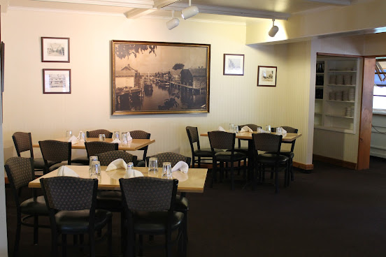 Bluebird Restaurant & Tavern by null