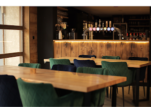 Photo n°3 de L’ Etabli Bar - Restaurant Savoyard ! à Bourg-Saint-Andéol (Bar à vin)