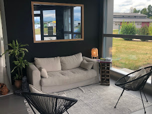 Photo n°1 de L'insolite à Vallières-sur-Fier (Salon de manucure)