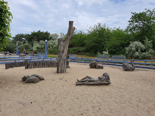 Kleiner Erholungspark am Abenteuerspielplatz - Thumbnail