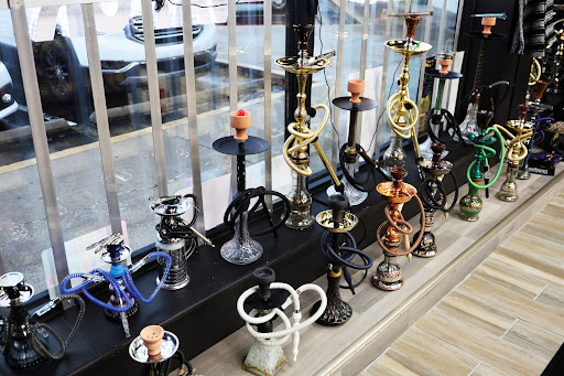 Queen Smoke Shop - Thumbnail