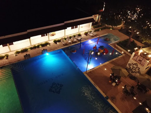 Los Lirios Hotel and Pool
