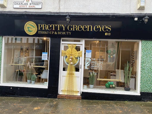 Pretty Green Eyes Makeup & Beauty