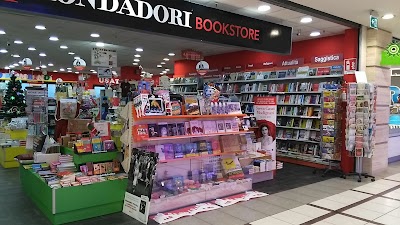 Mondadori Bookstore