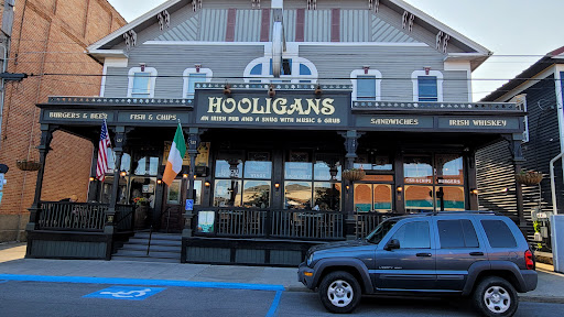 Hooligans Irish Pub - Visual