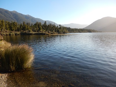 photo of Lake Paringa lodge