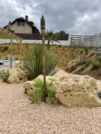 Photo de Créa'Vert Paysage - Paysagiste & Créateur de Jardins à Pau - Terrasses à Artigueloutan (64420)