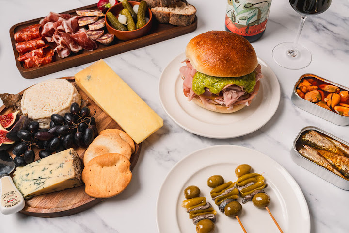 Clara's Deli, Wine & Bistro by null