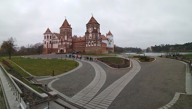 Ensemble du château de Mir