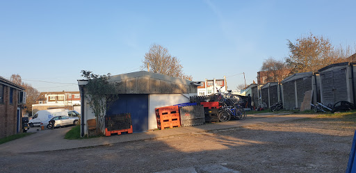 Berrylands - Visual