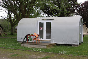 Photo n°5 de Camping Municipal la Cascade à Tonnerre (Restaurant)