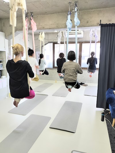 Kasumisou【エアリアルヨガ&ピラティス/ビューティーサロン】