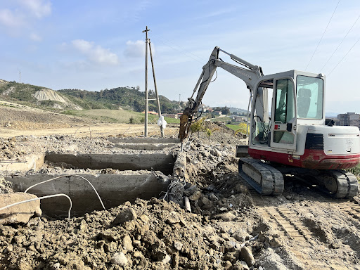 Lavori movimento terra - Agostino Iannone - Thumbnail