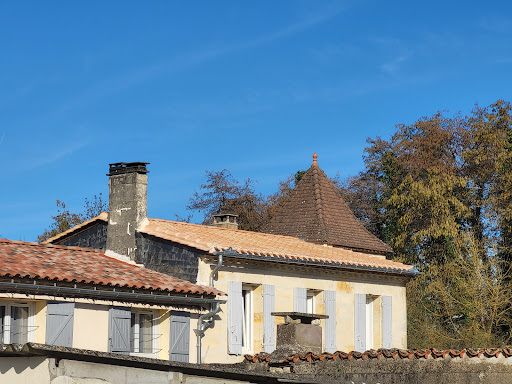 Photo de Henri &amp; Scie à Villegouge (33141)