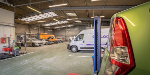 Photo n°8 de AXIAL - CARROSSERIE DES BOZEES à Laval (Atelier de carrosserie automobile)