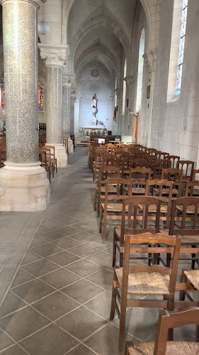 Opinii despre Église du Sacré-Cœur în La Rochelle - Église