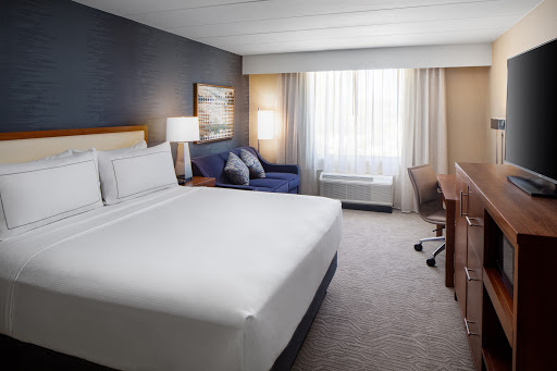DoubleTree by Hilton Ann Arbor North - Thumbnail
