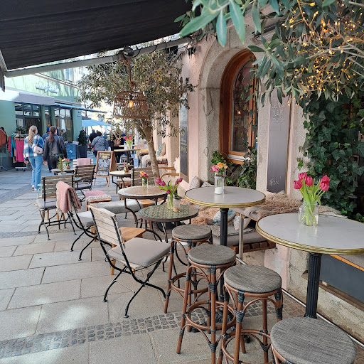 Café & Tagesbar Minoo 1 Passau