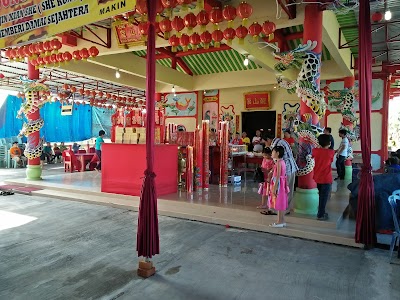 Photos of Kelenteng Leng San Keng