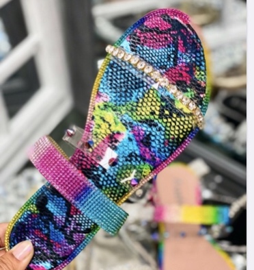 Color Me Bad Shoetique, LLC - Thumbnail