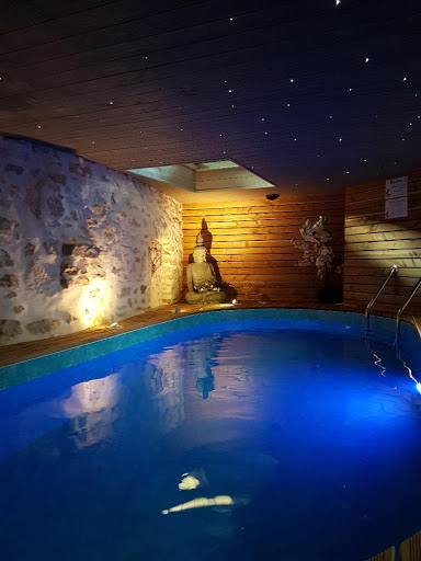Photo de GÎTES & BIEN-ETRE : Gîte 2 pers, 2 à 3 pers et 2 à 5 pers avec terrasses et sauna privatif, en option: Hammam, jacuzzi et piscine chauffée location de montagne 950m ALT, près d'une rivière, proche station ski, Haut-Jura, Bourgogne-Franche-Comté à Longchaumois (39400)