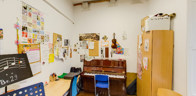 http://ss-umjetnicka-lsorkocevica-du.skole.hr/