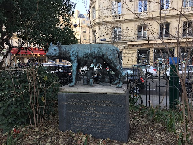 Square Paul-Painlevé
