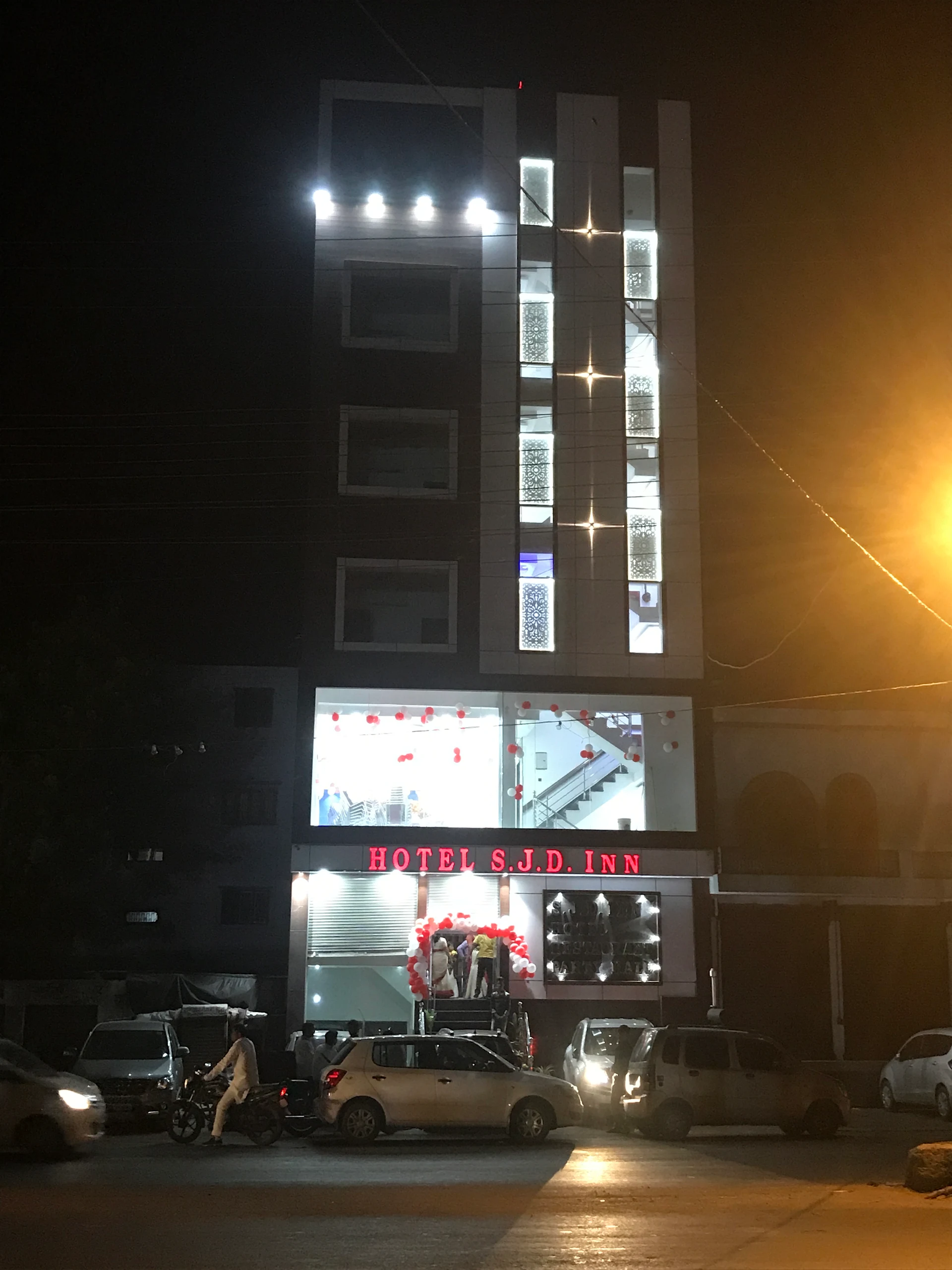 HOTEL S.J.D Inn