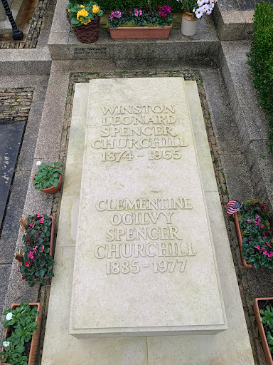 Sir Winston Churchill Memorial - Thumbnail