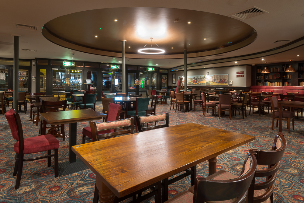 The Perkin Warbeck - JD Wetherspoons — photo 1