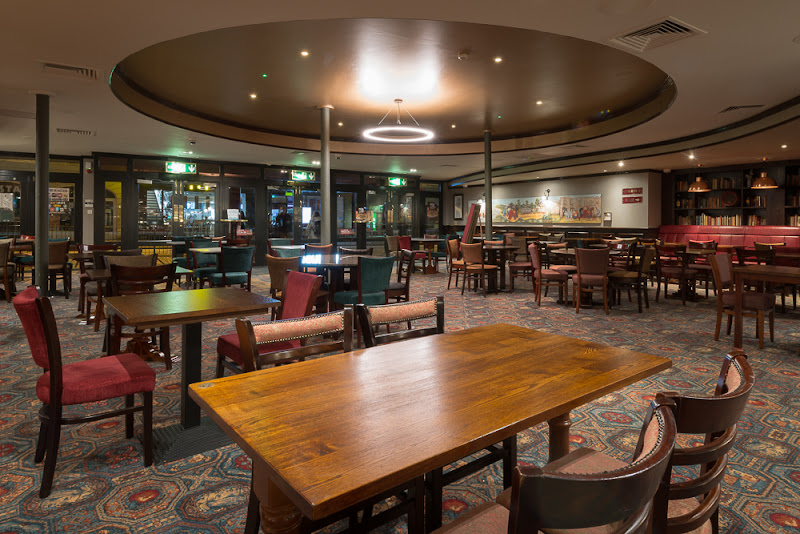 The Perkin Warbeck - JD Wetherspoons — photo
