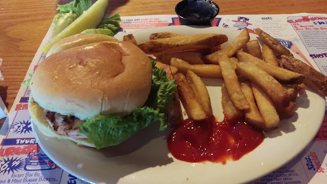 Winking Lizard Tavern